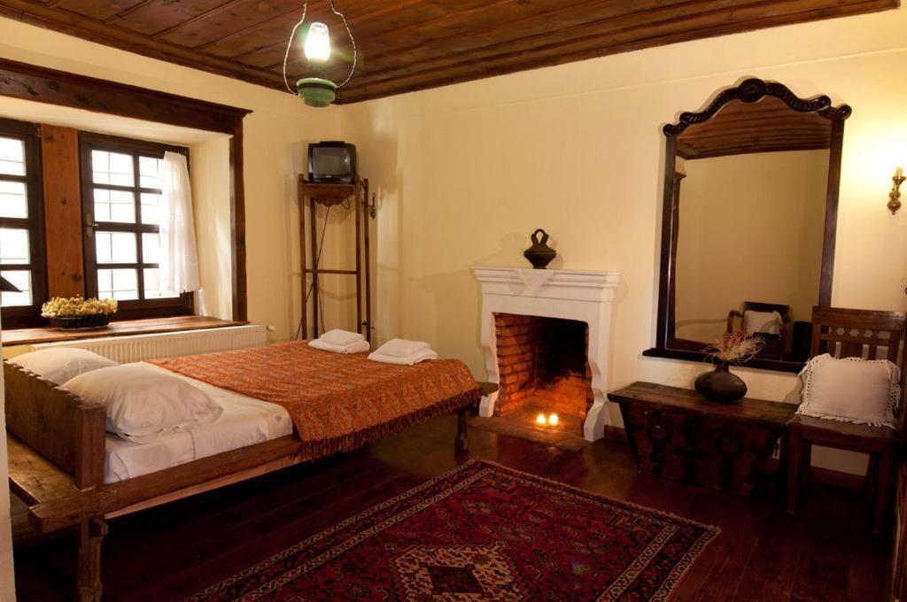 Vergoula'S Mansion Kastoria Room photo